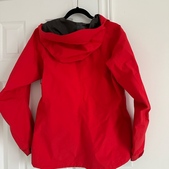 Arc'teryx Black Jacket with White Logo - Picture 2 of 3